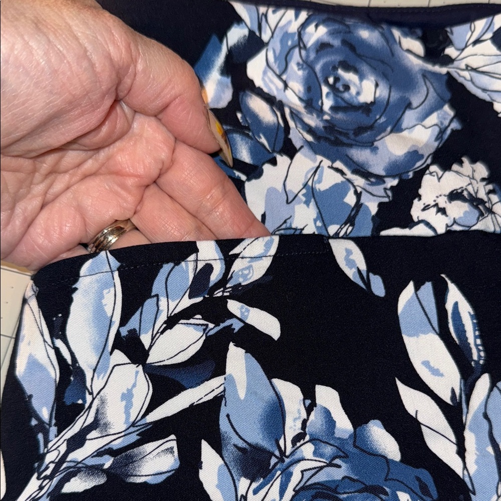 Floral Mini Skorts in Blue and White Size Medium - Picture 4 of 13
